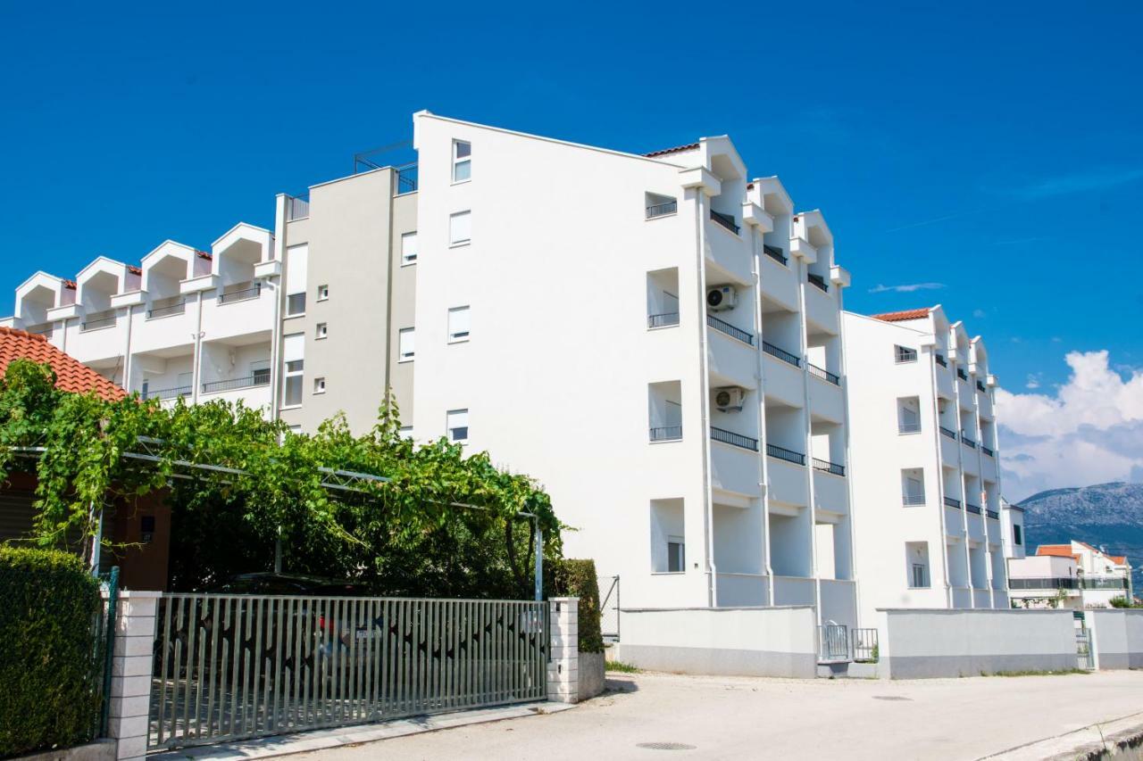 Apartment Quarko Kaštela Екстериор снимка